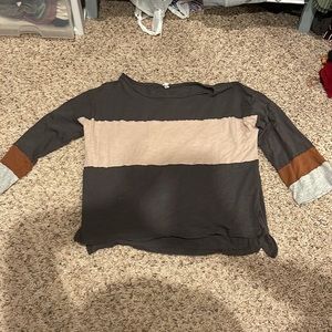 Very comfortable dress down or dress up blouse pair with your favorite jeans!